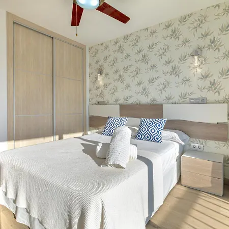 Beachside 1br, Sea Views, Bright Balcony * Marbella