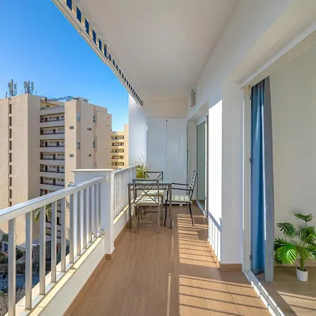 Lägenhet Beachside 1br, Sea Views, Bright Balcony